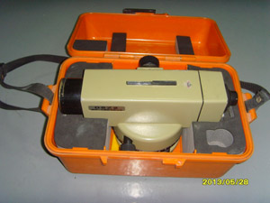 自動安平水準儀